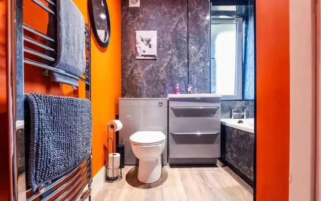 Airport Apartment - Aberdeen - Free Parking