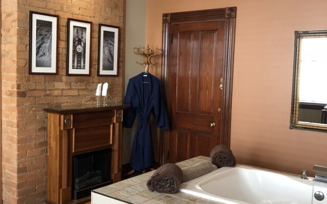 Weller Haus Bed, Breakfast & Event Center