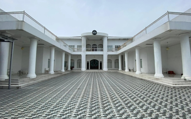 Capital O 1888 Griya RW Family Guest House