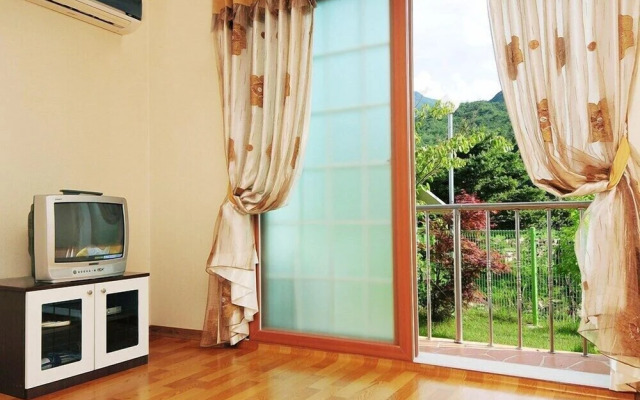 Songnisan Mountain White