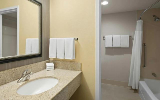 Courtyard by Marriott Rockford