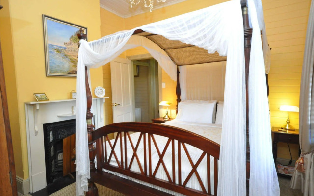 Lurline House