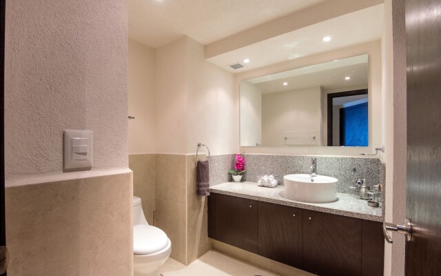 Stunning Upgraded Condo All Oceanfront