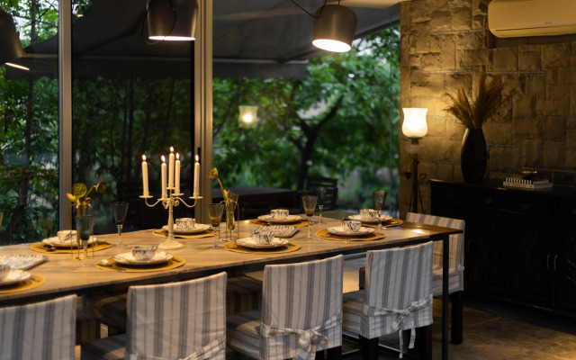 LohonoStays Maharajah House