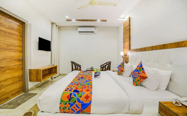 FabHotel Three Palms