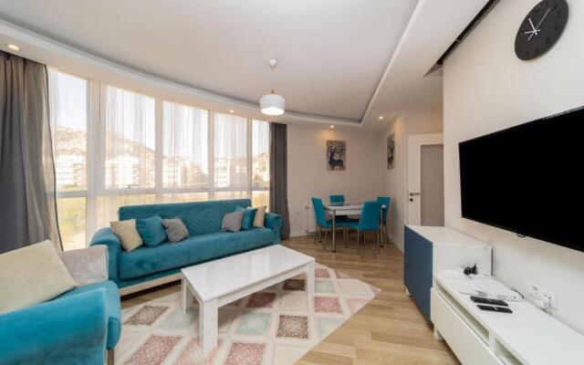 Convenient Flat With Balcony in Konyaalti