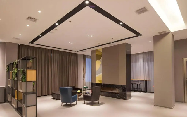 Homeinn Selected Hotel (Dandong Railway Station Post and Telecommunications Building)