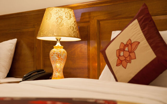 Sq Hang Gai Hotel & Spa