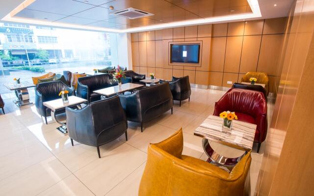 V8 Hotel