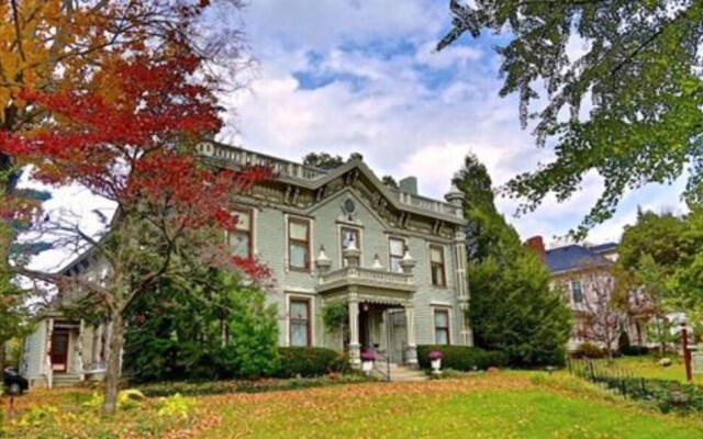 Russell-Cooper House