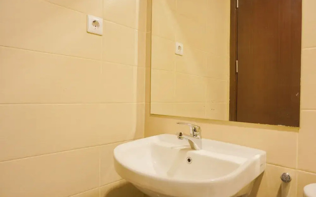 Elegant and Comfy Studio at Saveria Apartment