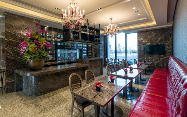 Crowne Plaza Shanghai Jinshan Hotel