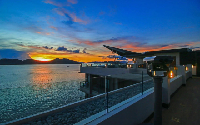 Two Seasons Coron Bayside Hotel