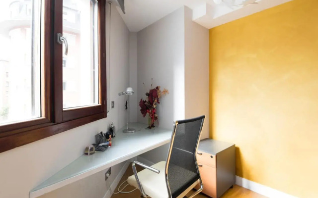 Piso moderno, céntrico y con garaje gratis