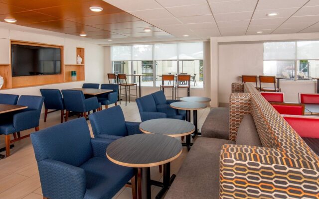 Holiday Inn Express Chesapeake - Norfolk by IHG