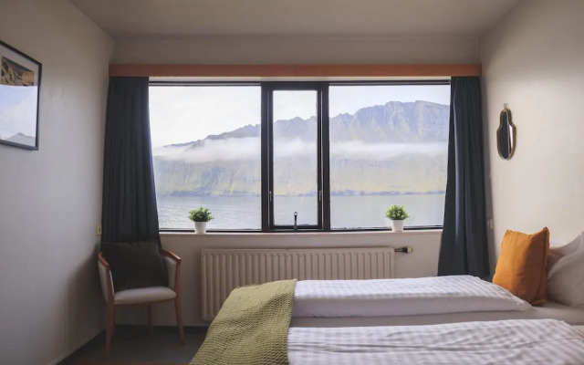 The Cliff Hotel
