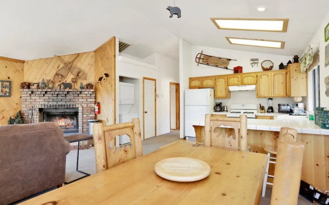Bear Claw Bungalow #379