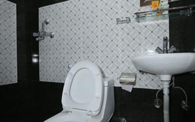 Aarya Chaitya Inn