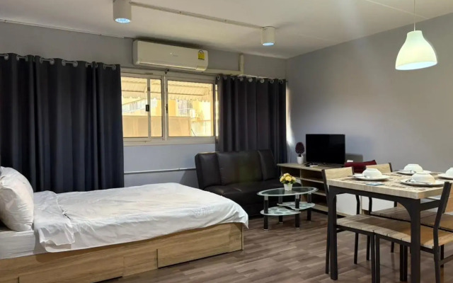 Deluxe at Popular Condo