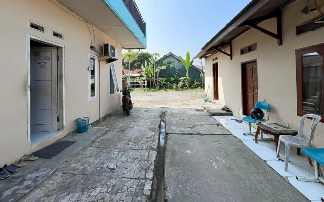 RedDoorz @ Penginapan Bunda Pelabuhanratu