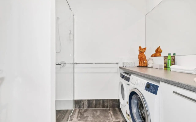 Studio 11 Mandurah Marina