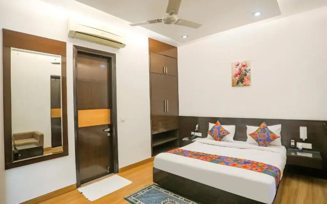 FabHotel Rivlet Residency