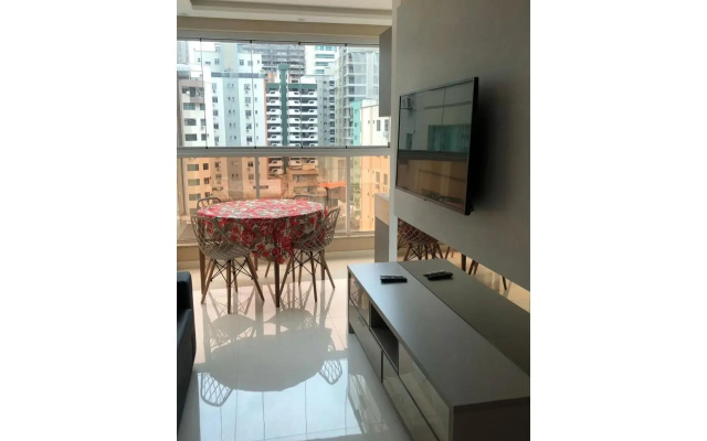 Apartamento 2 suítes Meia Praia