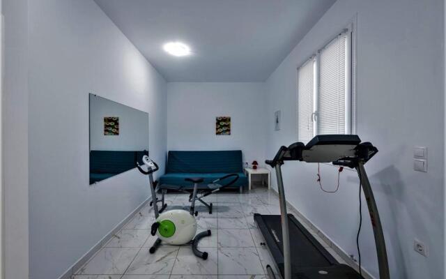 Xenos Villa 1 With Private Swimming Pool Near The Sea
