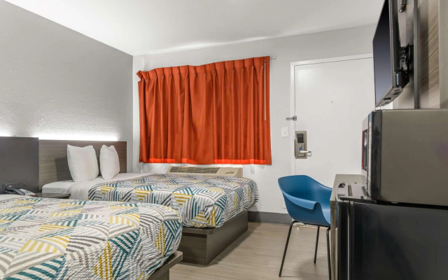 Motel 6 Topeka Northwest