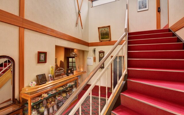 Hotel & Restaurant Yesterday