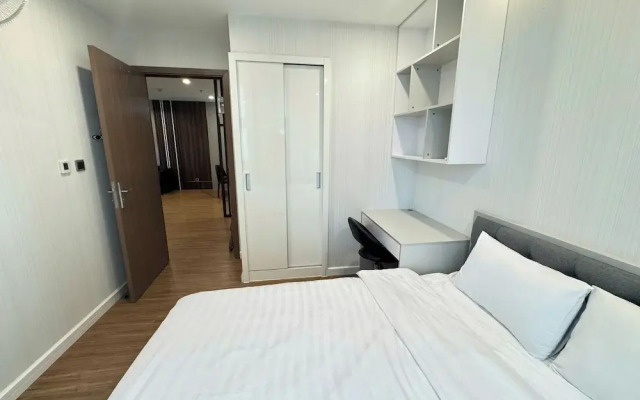 Luxury Apartment in Vinhomes Metropolis