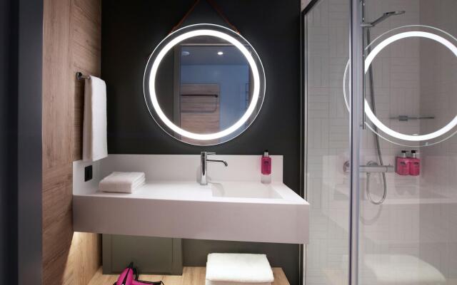 Moxy Athens City