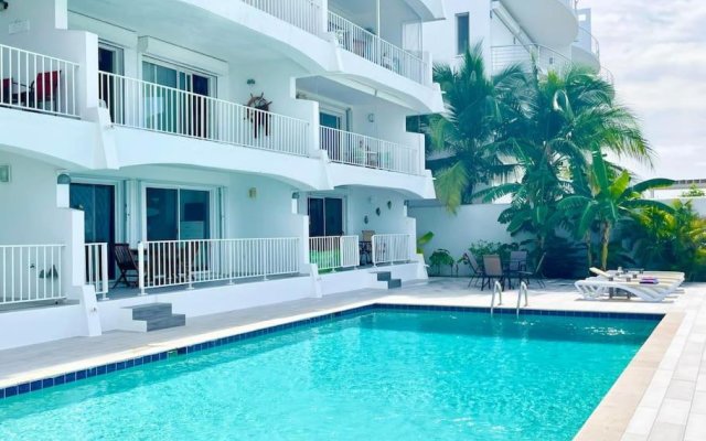 Stunning 2bed-2bath with pool on Simpson Bay Beach