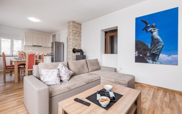 Awesome Apartment in Bregi With Wifi and 3 Bedrooms