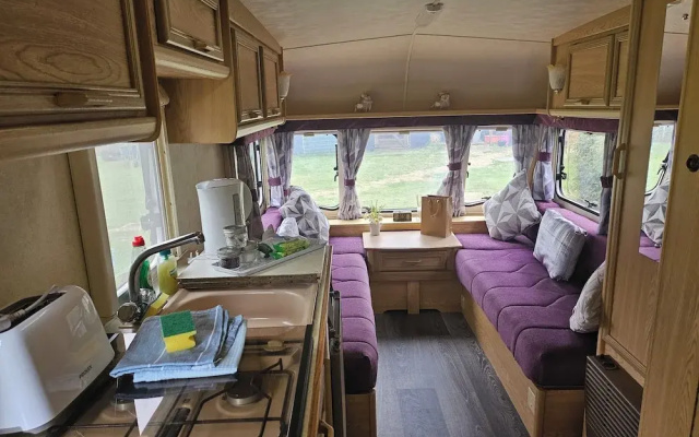 Tranquil Equestrian Escape - Sleeps 2