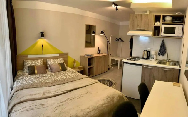 Center Deluxe studio