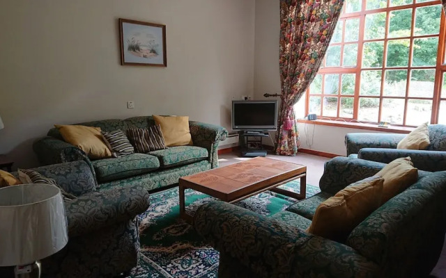 4-bed Property in Converted Coach House in Turriff