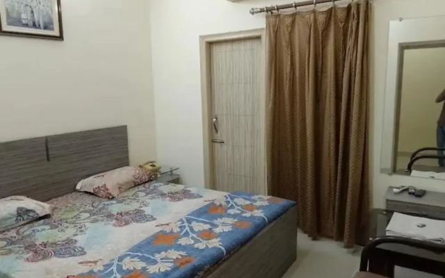 Goroomgo Royal Elite Inn Jalandhar