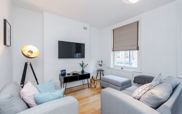 Deluxe 4 BR Oxford Circus Apartment with Terrace