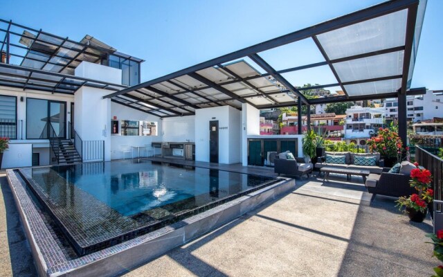 5D - Super Studio Well Laid out Everything you Need - Stunning Rooftop Inifinity Pool