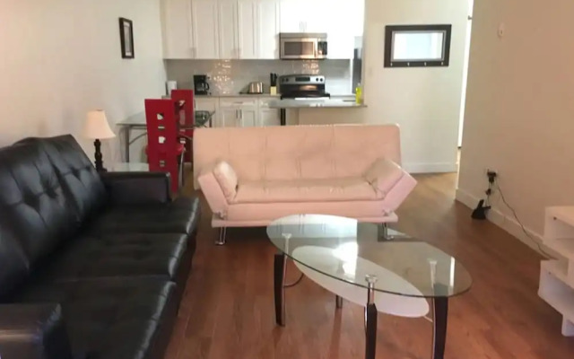 Pelicanstay in Burnaby Lake