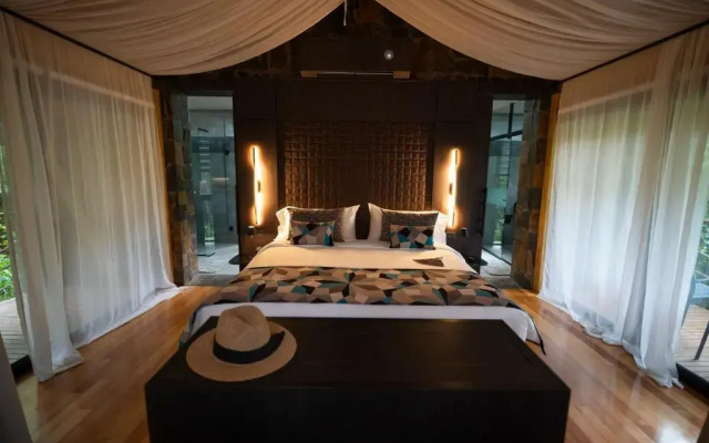 Entre Arboles Iguazu, Singular Collection by Amerian