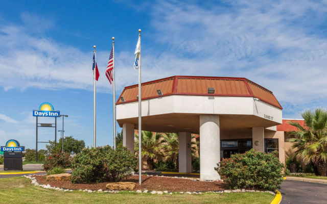 Days Inn by Wyndham Sherman