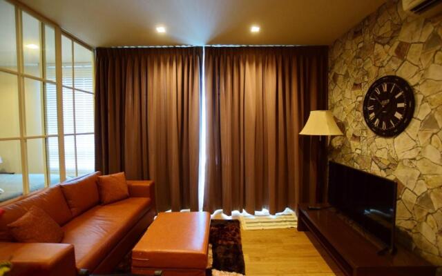 Autumn Condo 164