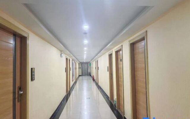 Nuojulian Hotel (Dongguan Hengli bus station)