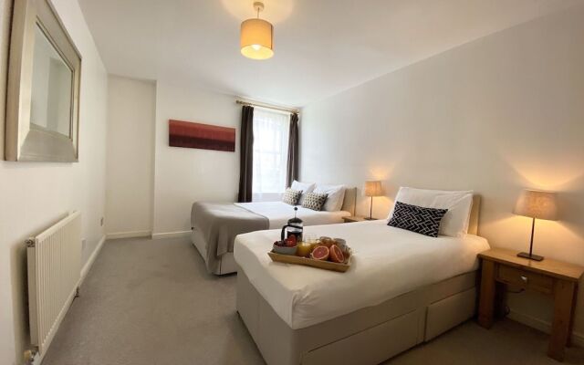 Apartment Next to Victoria Station