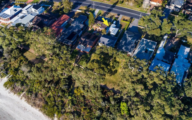 On The Beach at Vincentia 4pm Check Out Sundays