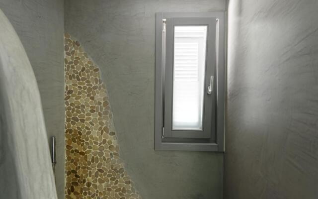 Enalion White Suites Oia