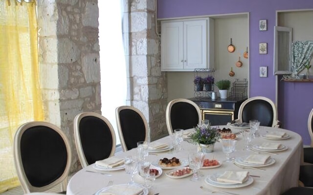 L'Entrée Chambres et Table d'Hôtes