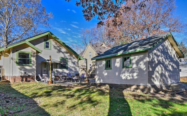 Family-friendly Des Moines Retreat w/ Patio!